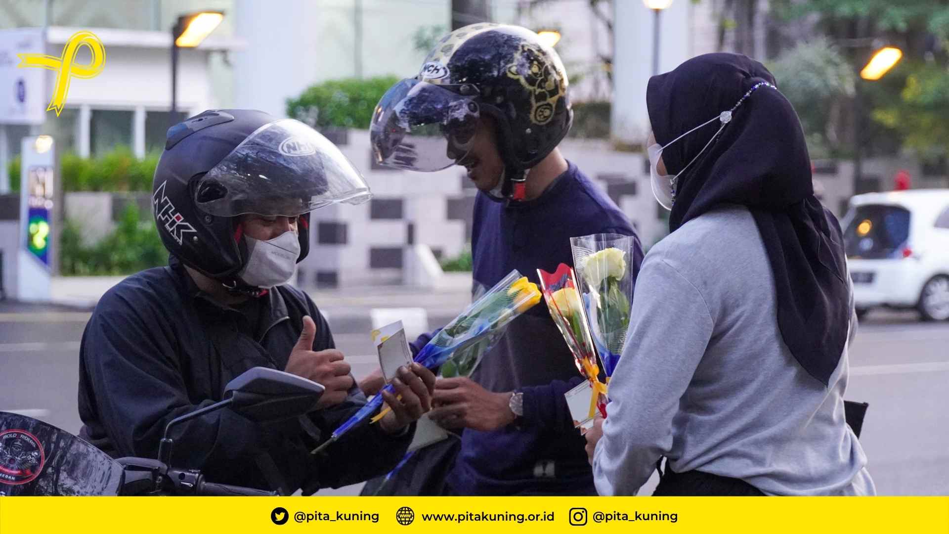 Pita-Kuning-Medan-Berbagi-Bunga