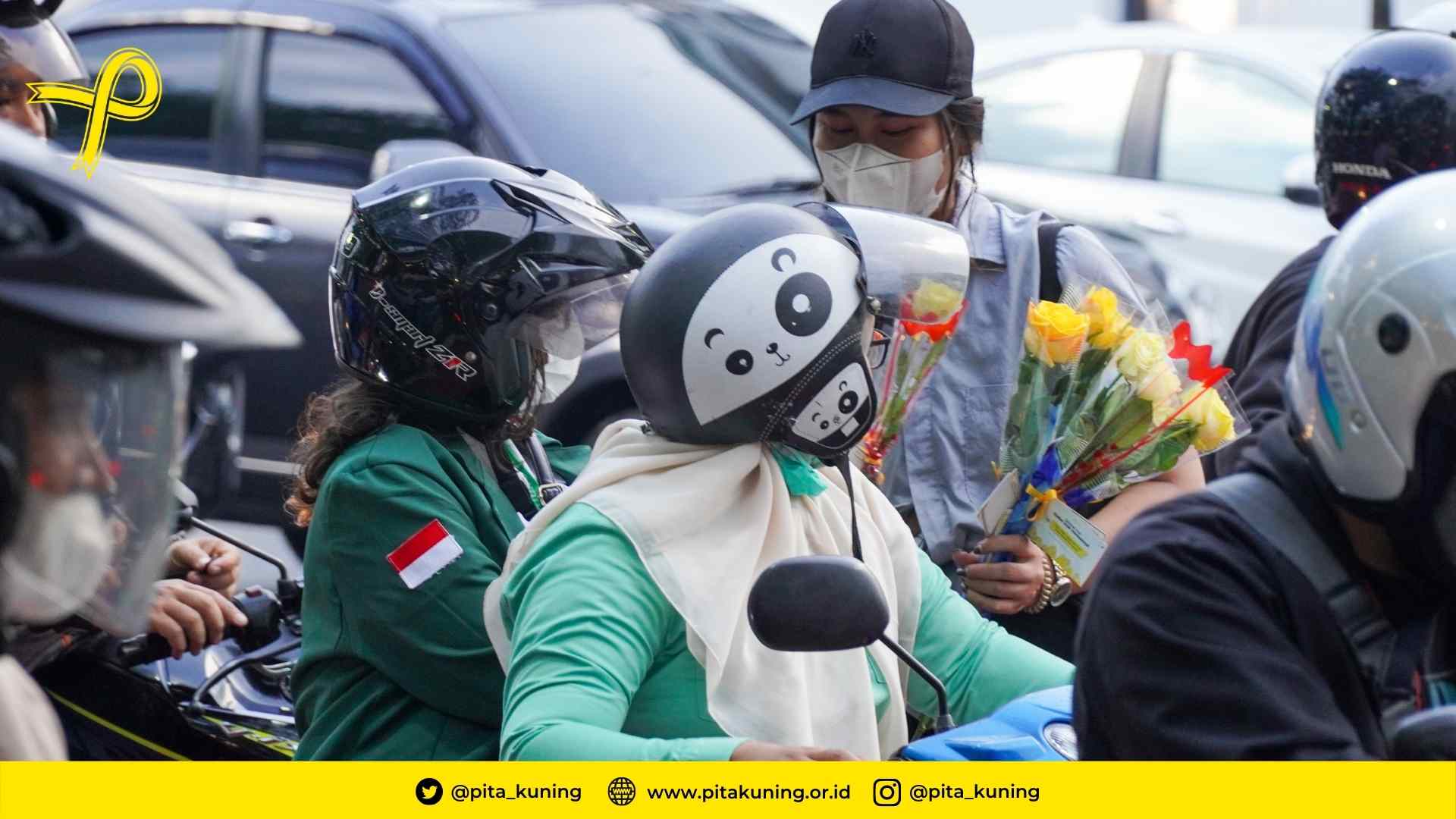 Pita-Kuning-Medan-Berbagi-Bunga