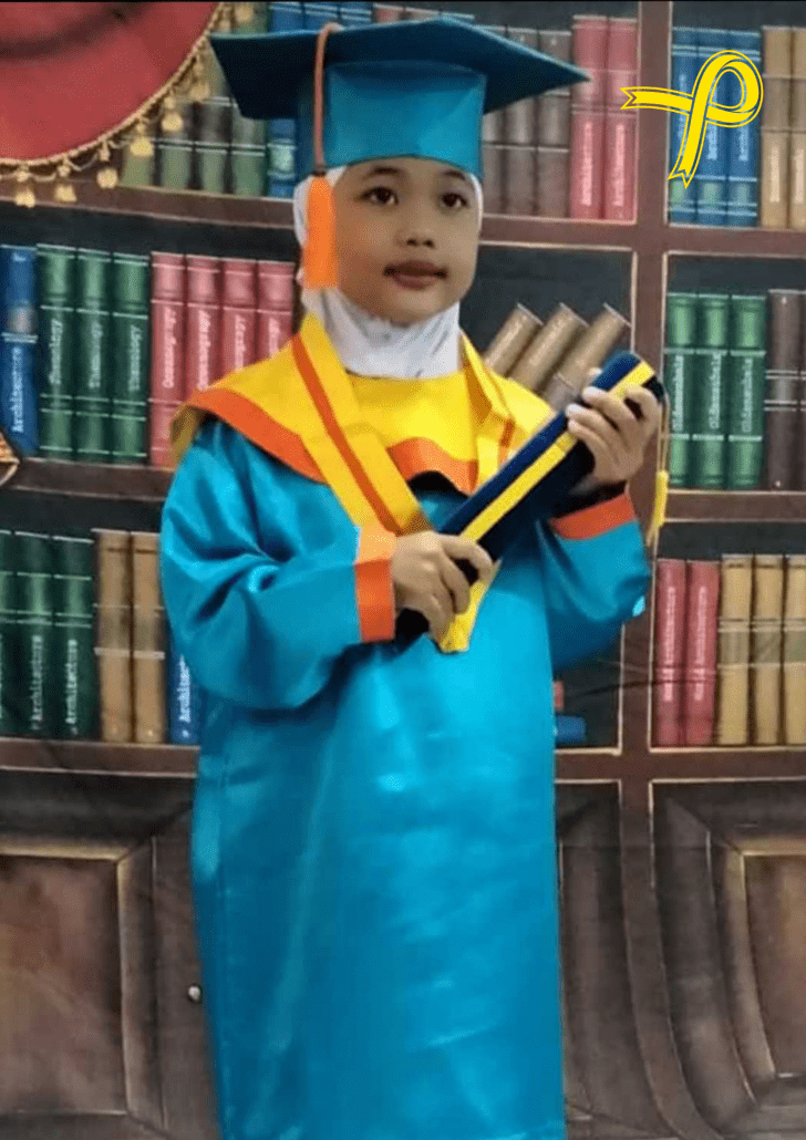 Anak Pita Kuning Riani Lulus TK (2)