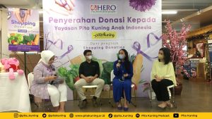 HERO Supermarket Bantu Pita Kuning  Melalui Donasi dan Talkshow ‘Cancer Talk’