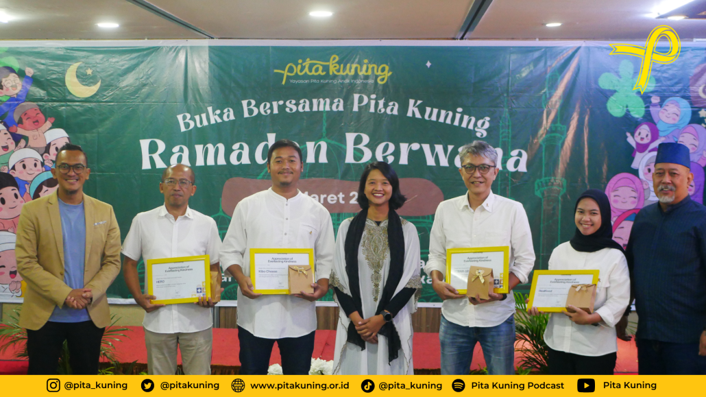 Penyerahan Apresiasi Kepada Mitra Pita Kuning