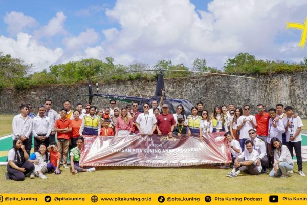 Kolaborasi Pita Kuning dan Fly Bali: Merdeka Meraih Cita-Cita
