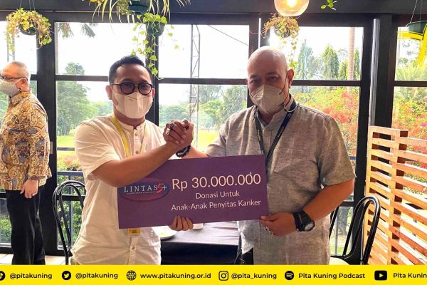 Bantuan untuk Anak Pita Kuning Lintas 5 SMAN 4 Jakarta
