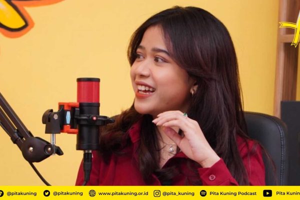Cerita Masa Kecilku ft. Brisia Jodie