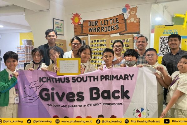 Jalinan Kebaikan Ichthus School dan Yayasan Pita Kuning Anak Indonesia