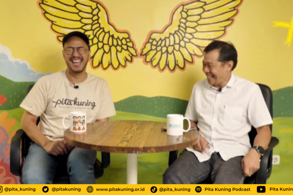 Sandrady Irwan, CEO MING Promotion bersama Founder & Pembina Pita Kuning, Pandji Pragiwaksono.
