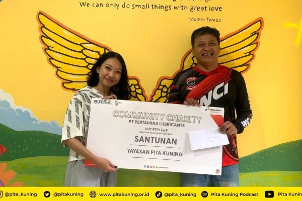 Donasi Pertamina Lubricants kepada Pita Kuning