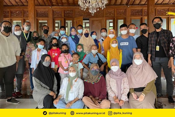 Family Support Group Pita Kuning