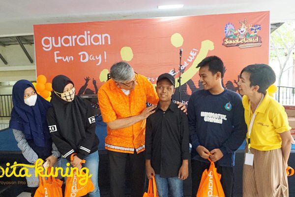 Teenagers’ Day Out ala Guardian dan Pita Kuning