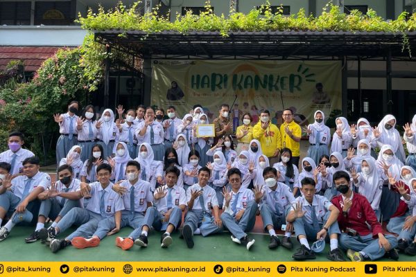 Peringatan Hari Kanker Sedunia oleh SMAN 5 Kota Bekasi
