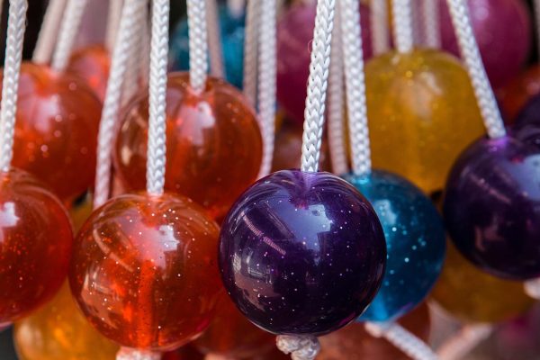 Viralnya Lato-lato, Ternyata Pernah Dilarang di Era 70-an!